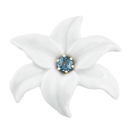 Brosche Bloom Collection Topas, 925 Silber rosé vergoldet mit einer geöffneten Blüte aus Porzellan, 1 London Blue Topas, 1,45 ct