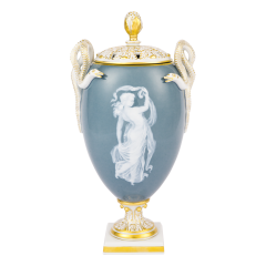 Vase "Tanzende Nymphe mit Schleier, Pâte-sur-pâte-Malerei, H 32 cm