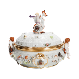 Schwanenterrine mit "Allianzwappen des Grafen Brühl", Form "Schwanendessin", 36 x 33 cm